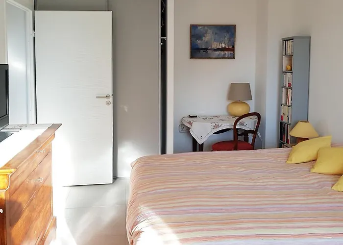 Apartman Centre Beaux Arts 2 Personnes Calme Et Confort Montpellier